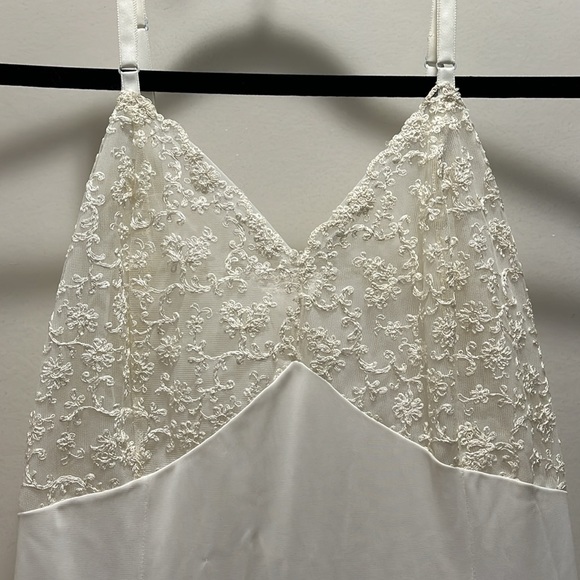 Vintage Ivory Slip - Picture 2 of 12